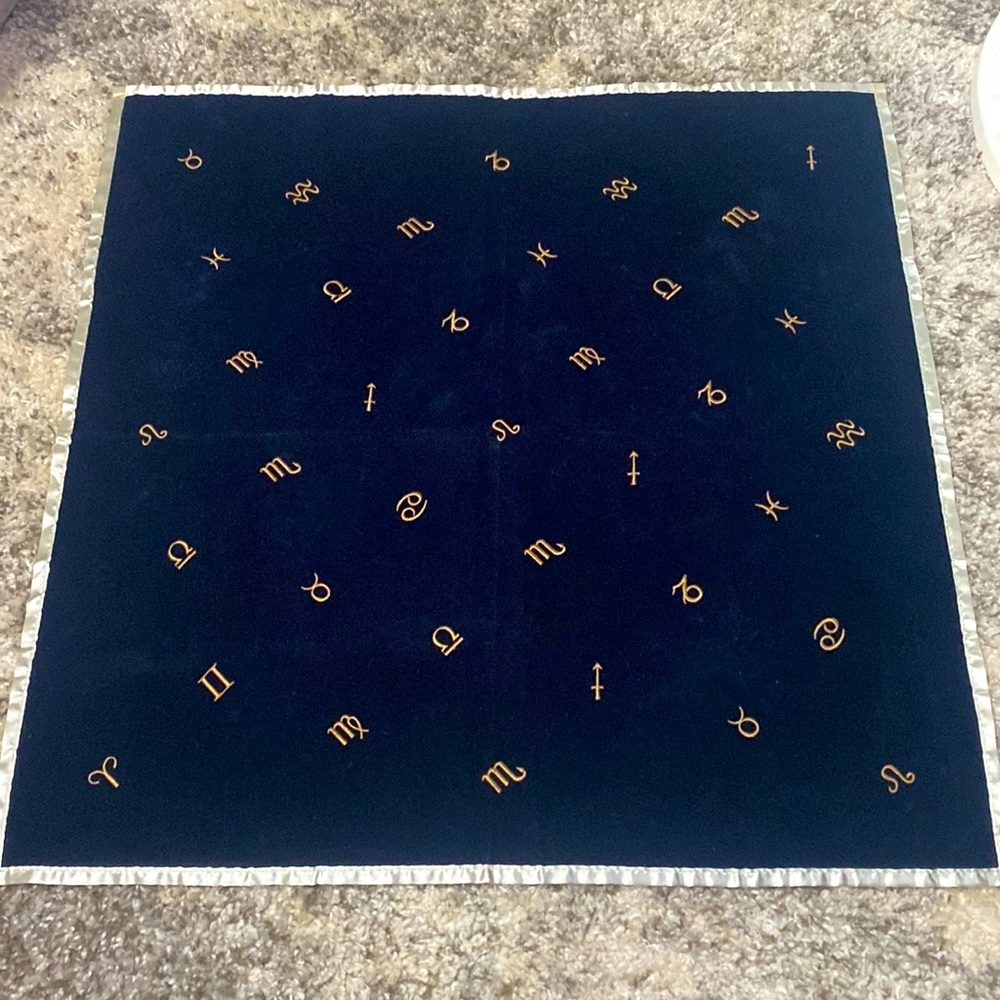 Velvet Zodiac/Astrology Tarot Card Cloth.